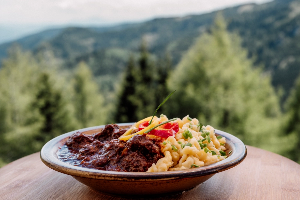 Gulasch Seetalerhütte Klippitztörl Kärnten Skigebiet